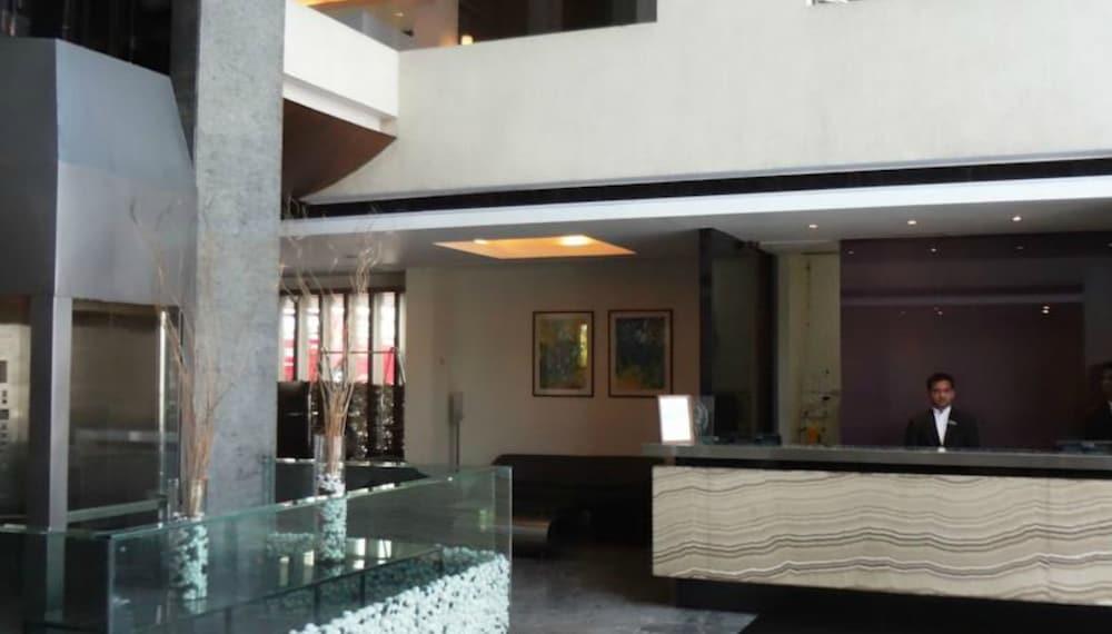 The Mirador 4*